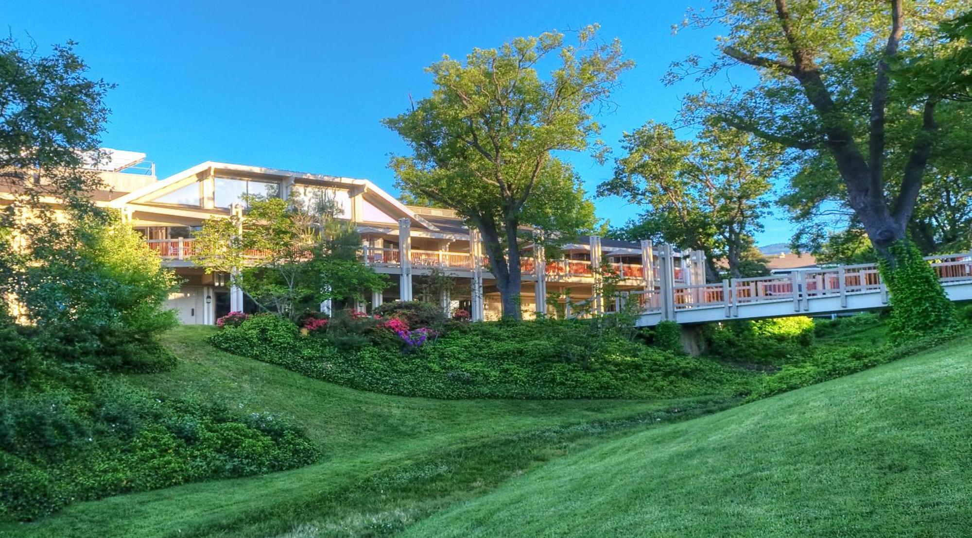 Ashland Hills Hotel & Suites Kültér fotó