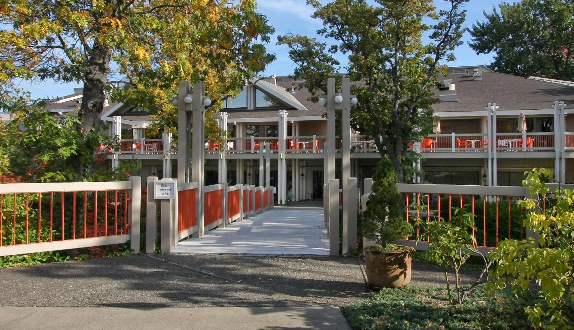 Ashland Hills Hotel & Suites Kültér fotó