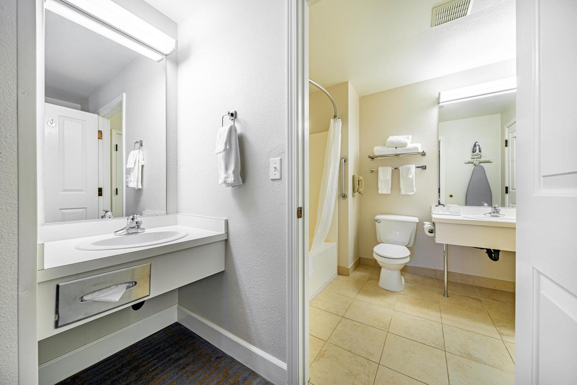 Ashland Hills Hotel & Suites Kültér fotó
